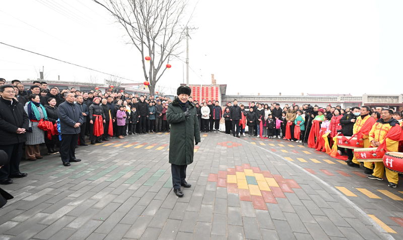 习近平春节前夕赴山西探望慰问下层干部群众 向天下各族人民致以优美的新春祝福 -  mg不朽情缘