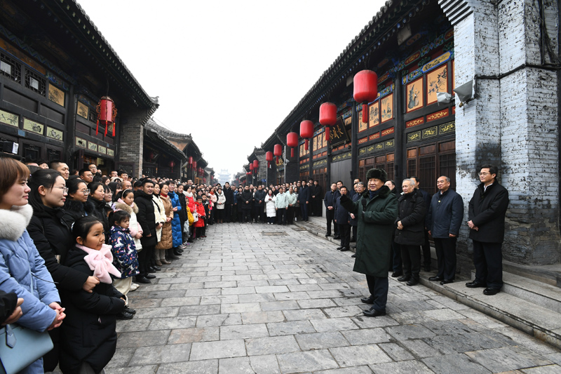 习近平春节前夕赴山西探望慰问下层干部群众 向天下各族人民致以优美的新春祝福 -  mg不朽情缘