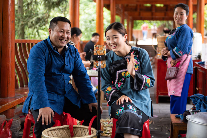 又乘春风浩荡时——习近平总书记同天下两会代表委员共商国是十年岁实 -  mg不朽情缘
