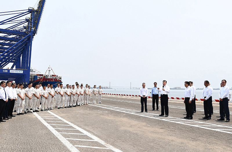 习近平在海南考察：解放头脑开拓立异团结斗争攻坚克难 加速建设具有天下影响力的中国特色自由商业港 -  mg不朽情缘