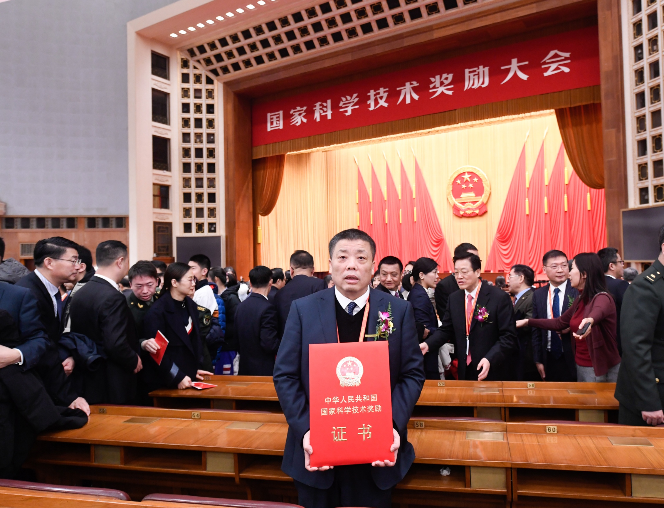 2019年，，，，，，荣获国家科学手艺前进奖二等奖.jpg