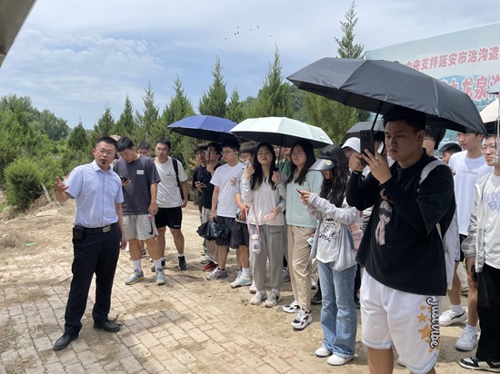 13日，，，，，南泥湾治沟造地树模项目现场教学（延循分公司）.jpg